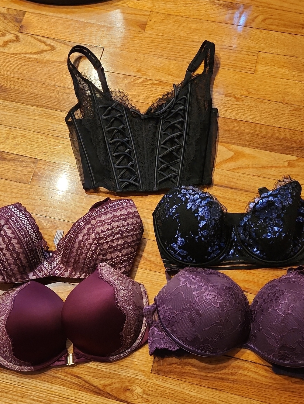32DD bra and corset bundle